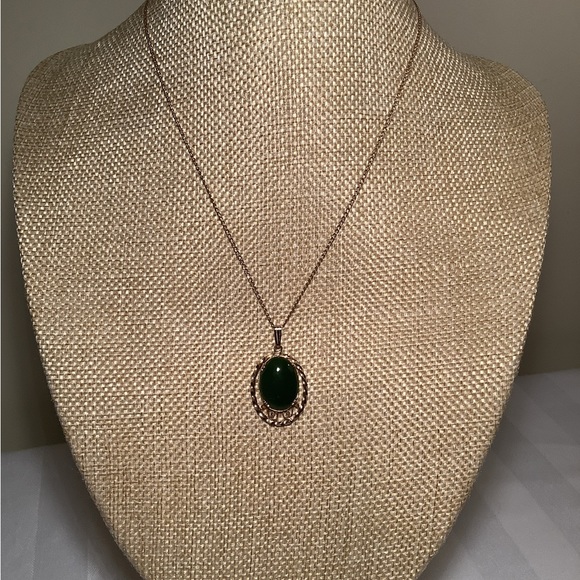 Vintage Jade Pendant - 12k Gold-Filled - Picture 3 of 5
